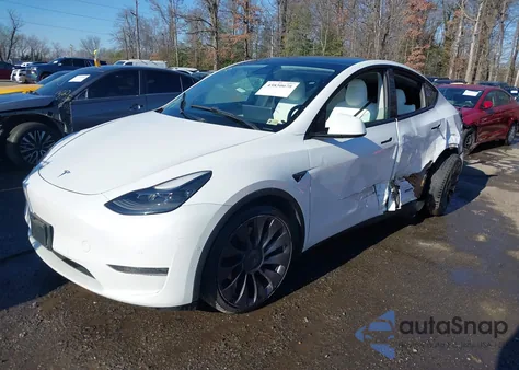 2021 Tesla Model Y Performance Dual Motor All-Wheel Drive z USA, uszkodzony, nr VIN 5YJYGDEF9MF178483
